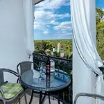 Zlataric * Stari Grad (Hvar)